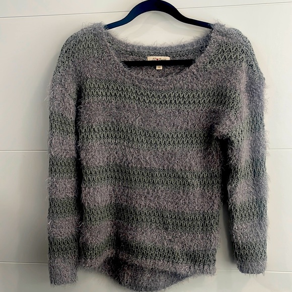 Lightweight Sweater - Picture 1 of 2